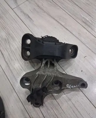 Renault Clio IV Engine mount vacuum valve 112845638R