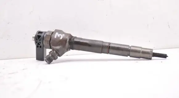 Audi A4 S4 B8 8K Fuel injector 03L130277J