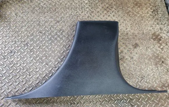 (B) pillar trim (bottom)