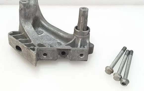 Audi A3 S3 8V Engine mounting bracket 04L199207