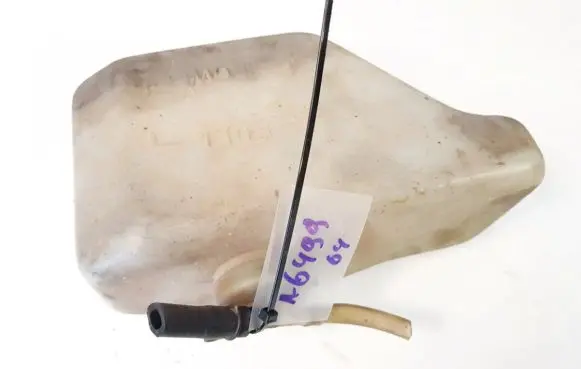 Mitsubishi Pajero Windshield washer fluid reservoir/tank