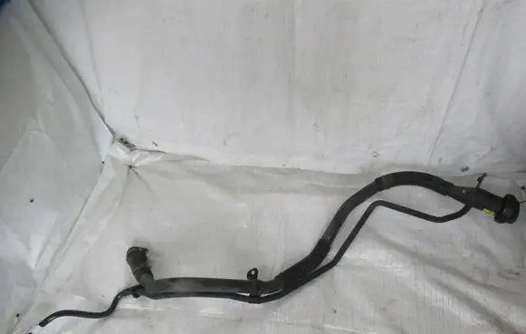 Fuel tank filler neck pipe