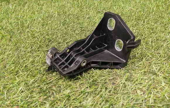 Mercedes-Benz C W205 Radiator mount bracket A2055014320