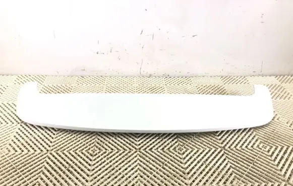 Tailgate/trunk spoiler