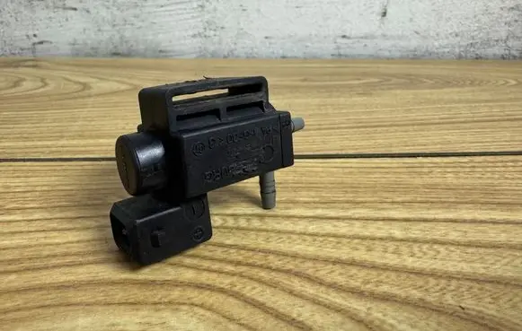Ford S-MAX Turbo solenoid valve 70400600 10T146