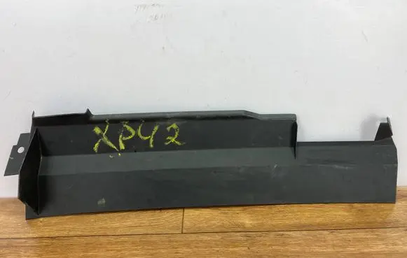 Cadillac CTS Intercooler air channel guide 23456056.pinya