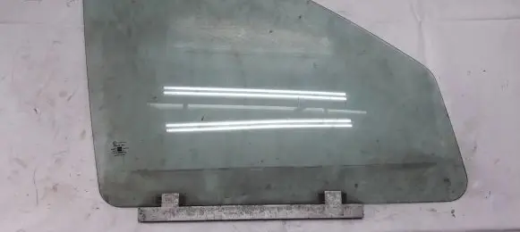 Opel Sintra Front door window glass four-door