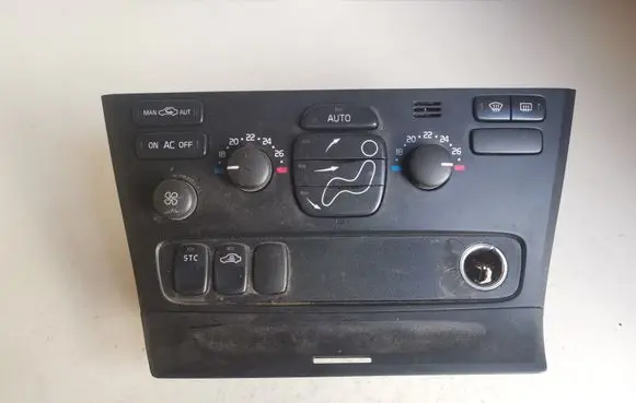 Volvo S60 Climate control unit 8691876