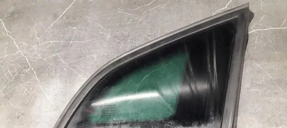 Renault Megane III Rear side window
