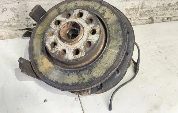 Volkswagen Golf VI Front wheel hub