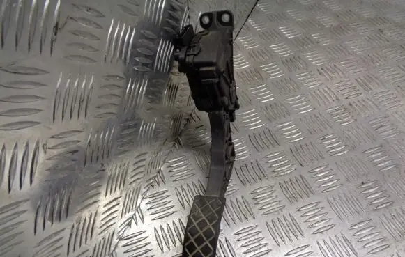 Skoda Fabia Mk1 (6Y) Accelerator throttle pedal 6Q1721503C