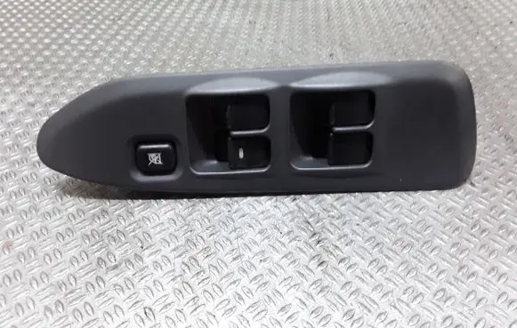 Mitsubishi Lancer Electric window control switch MR587878
