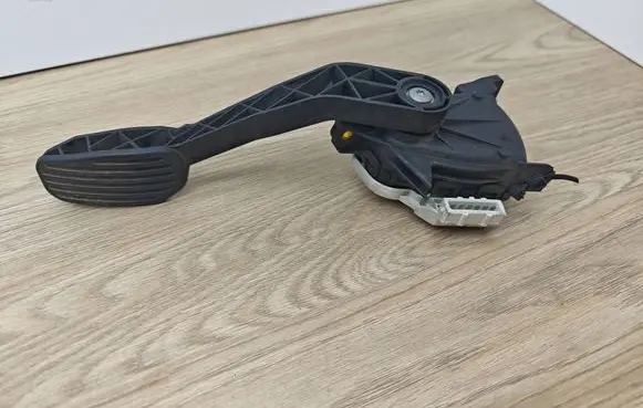 Volvo S80 Accelerator throttle pedal 30683517 6PV00853714