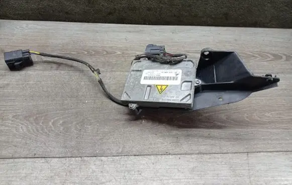 Volvo C30 Headlight ballast module Xenon 1307329098 1301329508 1304490559