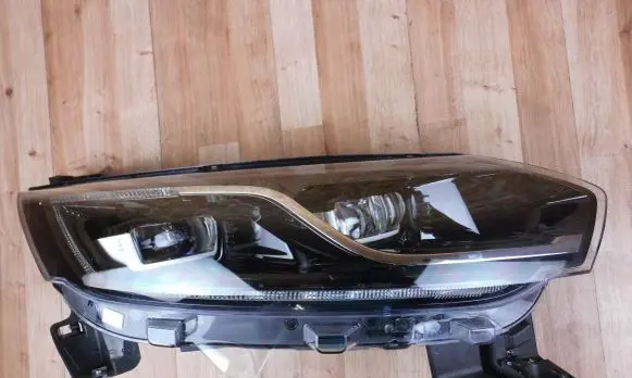 Renault Espace V (RFC) Headlight/headlamp 260106403R