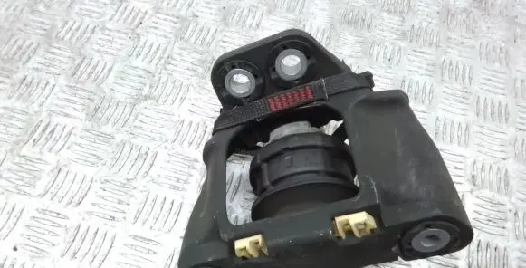 Volvo S90, V90 Engine mount bracket 31330588