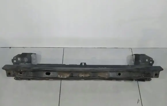 Volkswagen Touareg I Front bumper support beam