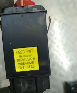 Audi A4 S4 B5 8D Hazard light switch 8D0941509H