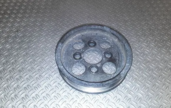 Volvo V70 Power steering pump pulley 30731821