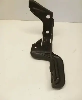 Audi A6 S6 C6 4F Intercooler pipe mounting bracket 4F0145814