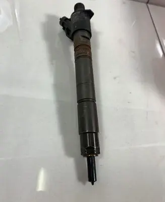 Volvo V60 Fuel injector 31303238