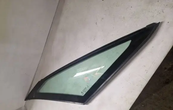 Citroen C4 II Picasso Front triangle window/glass 