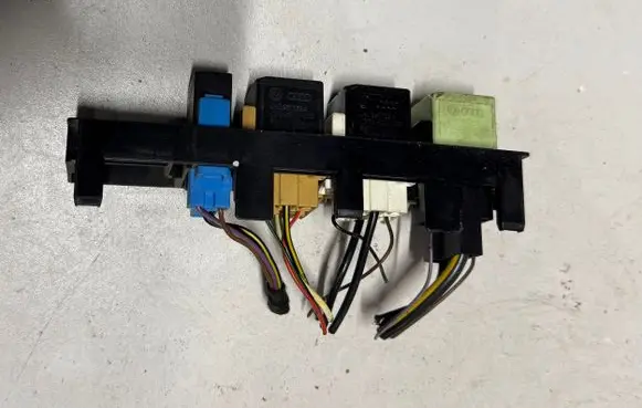 Skoda Octavia Mk2 (1Z) Fuse module 7N0937503A