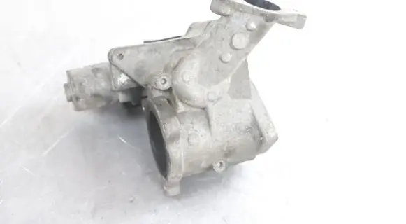 Volkswagen Jetta V EGR valve 03G129637A