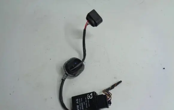 Volkswagen PASSAT B6 Fuel pump relay 1K0906093E 07430604