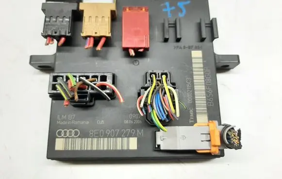 Audi A4 S4 B7 8E 8H Light module LCM 8E0907279M
