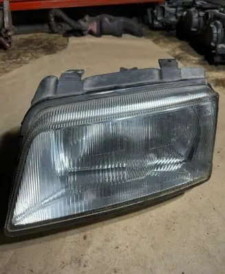 Audi A4 S4 B5 8D Headlight/headlamp 8d0941003A