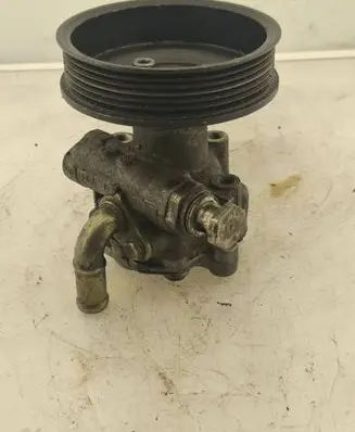 Volkswagen Golf IV Power steering pump 030145269A