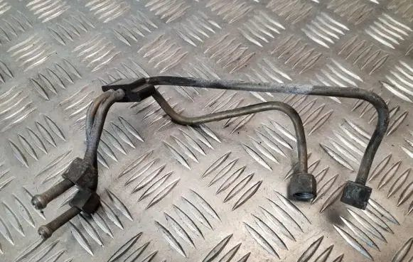 Volvo S80 Fuel injector supply line/pipe 