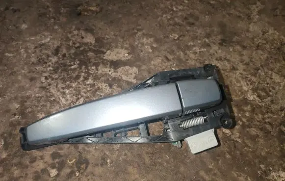 Opel Astra H Front door exterior handle