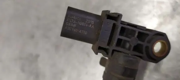 Ford Mondeo MK V Exhaust gas pressure sensor 7S7A-9G824-AA