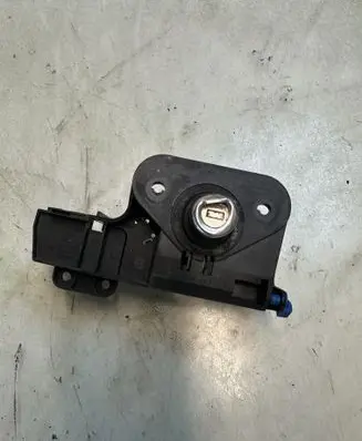 Opel Meriva A Tailgate exterior lock 13168316 07889LE 8LE89LF1