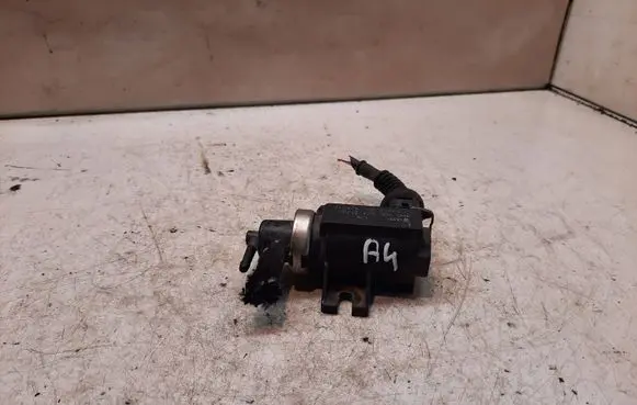 Audi A4 S4 B5 8D Turbo solenoid valve 1H0906627