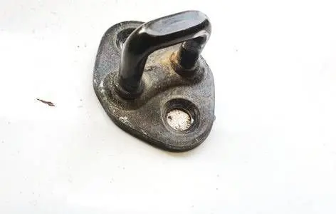 Hyundai Getz Front door lock loop/hook striker 