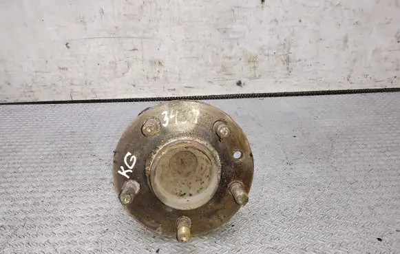 Rear wheel hub spindle/knuckle