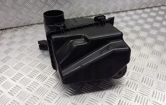 Suzuki Liana Air filter box