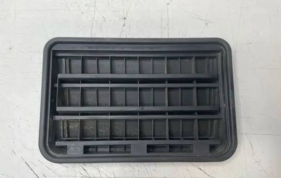 BMW X3 E83 Quarter panel pressure vent 6962293