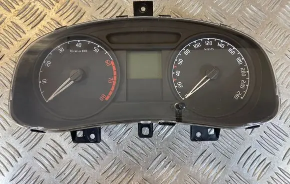 Speedometer (instrument cluster)