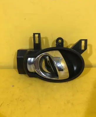 Nissan Juke I F15 Rear door interior handle