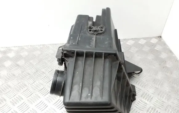 Volkswagen Fox Air filter box 5Z0129620
