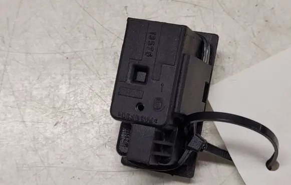 Citroen C4 I Seat heating switch 96500377XT 32419802