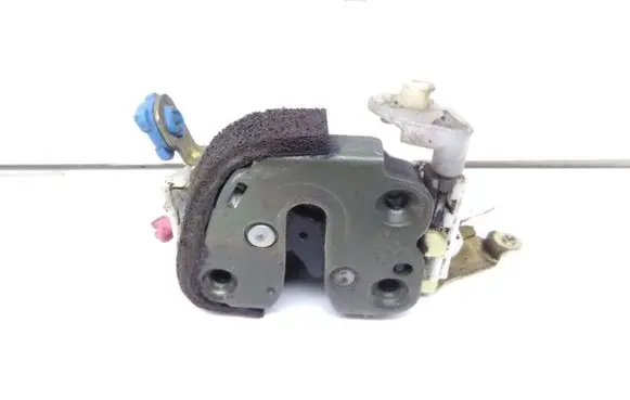 Subaru Impreza I Front door lock