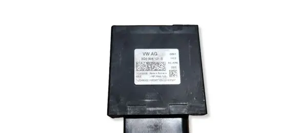 Volkswagen Golf VII Fuel injection pump control unit/module 3Q0906121B