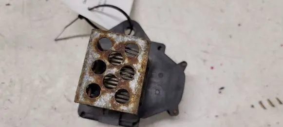Citroen Berlingo Coolant fan relay 9649247680 8241001