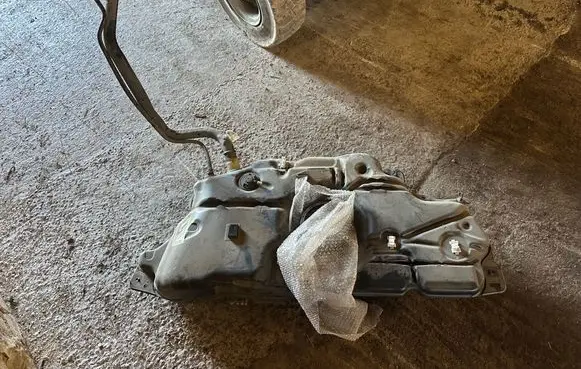 Citroen C5 Aircross Fuel tank 9813214580