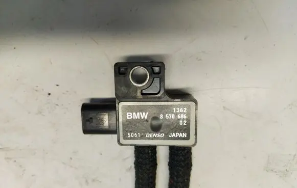 BMW 2 F22 F23 Exhaust gas pressure sensor 8570686